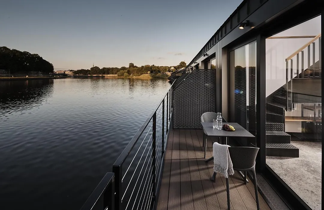 New Port Apartments On The River-1